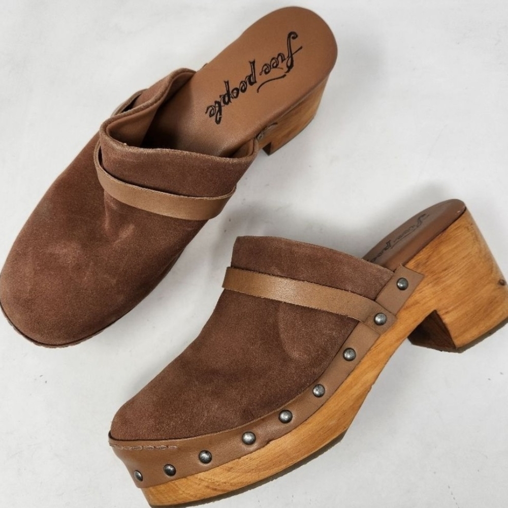 Free People Calabasa Tan Suede Clogs